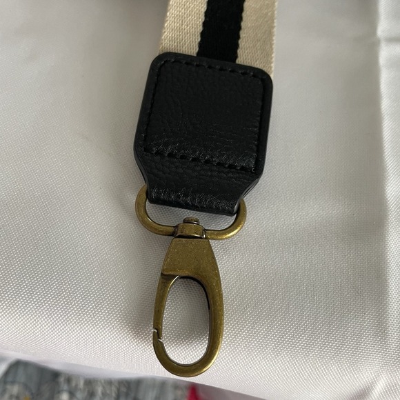 Universal Threads Crossbody Wide Adjustable Strap Black Tan Stripe Black Pouch - Picture 8 of 9